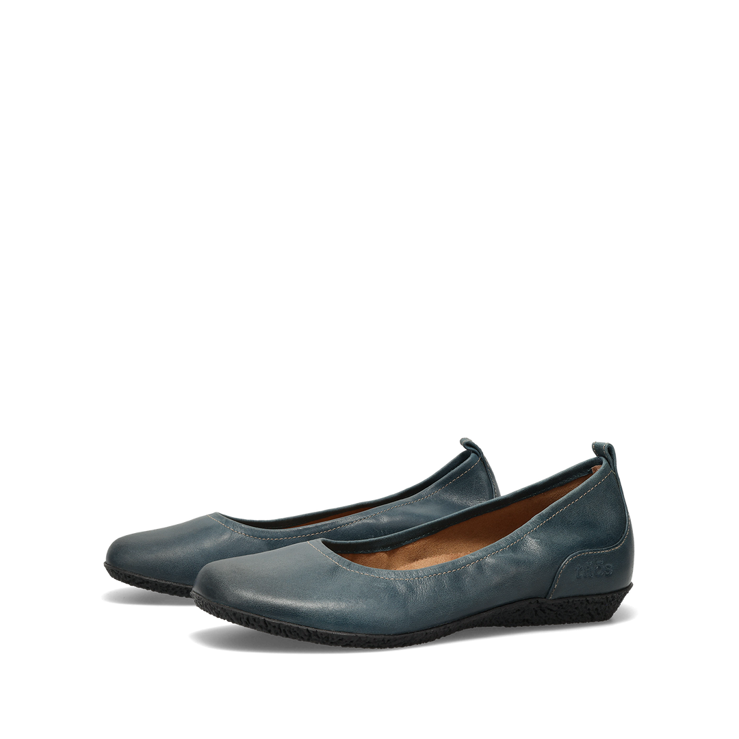 Pair Image of Foremost Stone Suede 40