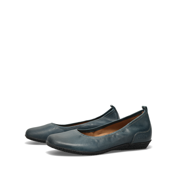 Pair Image of Foremost Stone Suede 40